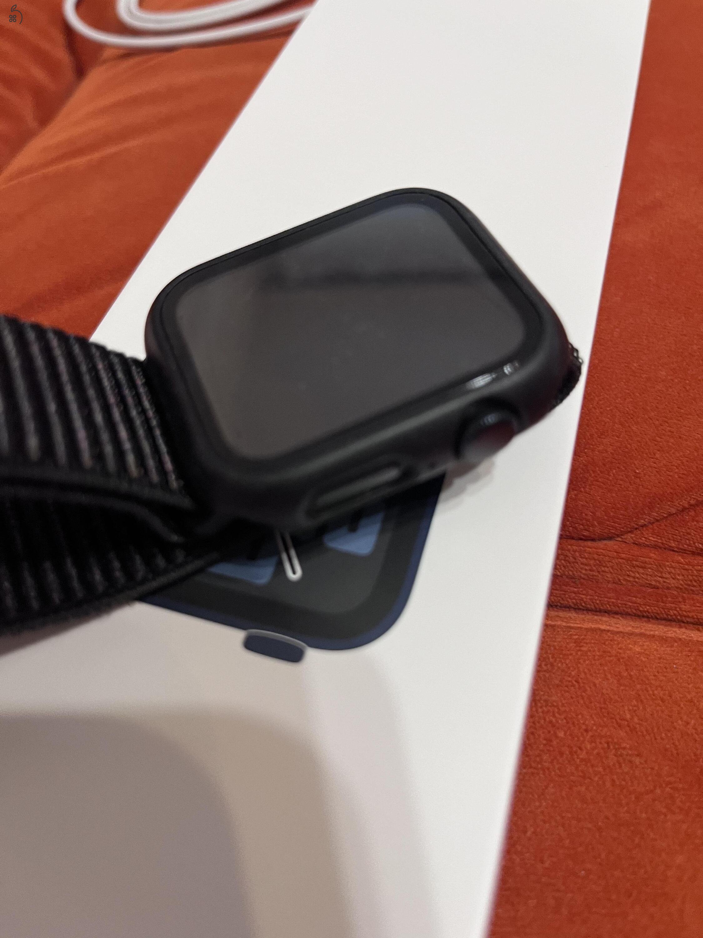 Eladó Apple Watch SE (2nd Gen) 44mm Midnight Aluminium case + Midnight Sport Band