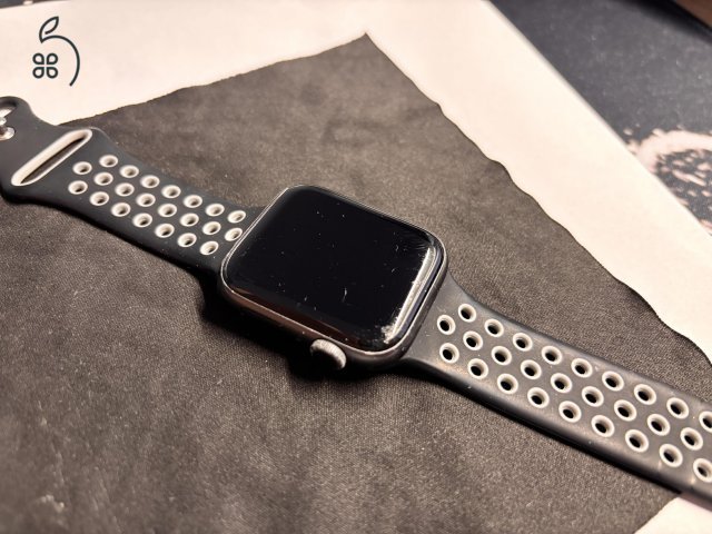 Iphone 15 green 128GB és Apple Watch se