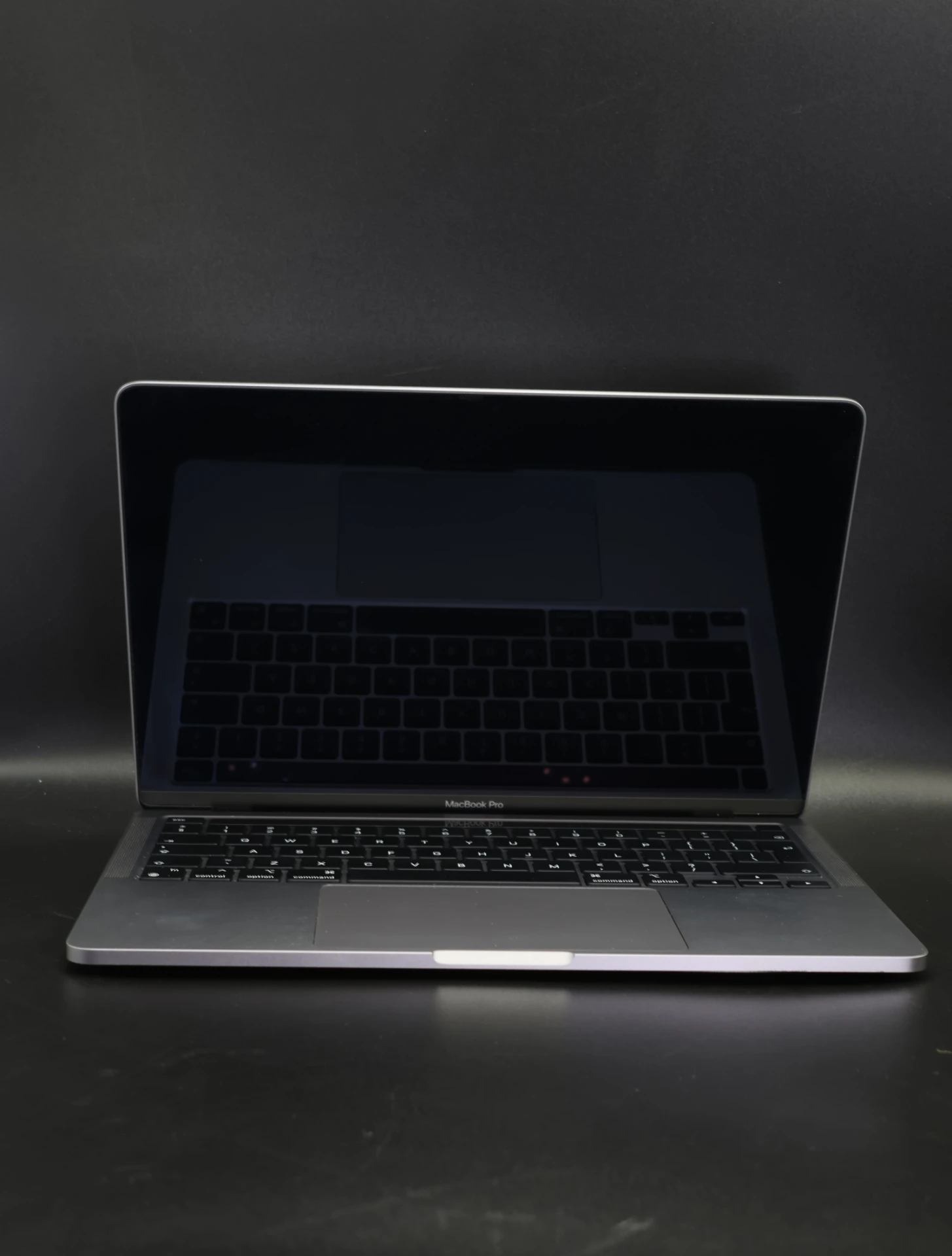 Apple MacBook Pro 13″ 2020 M1 256 GB Space Gray 97% akku - 12 HÓ GARANCIA