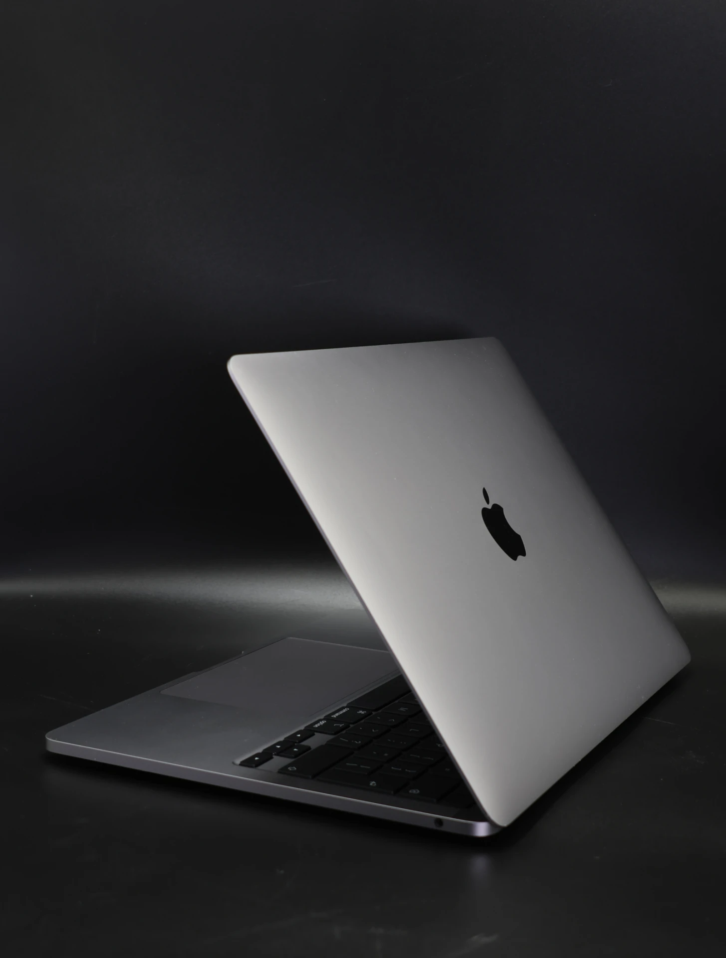 Apple MacBook Pro 13″ 2020 M1 256 GB Space Gray 97% akku - 12 HÓ GARANCIA