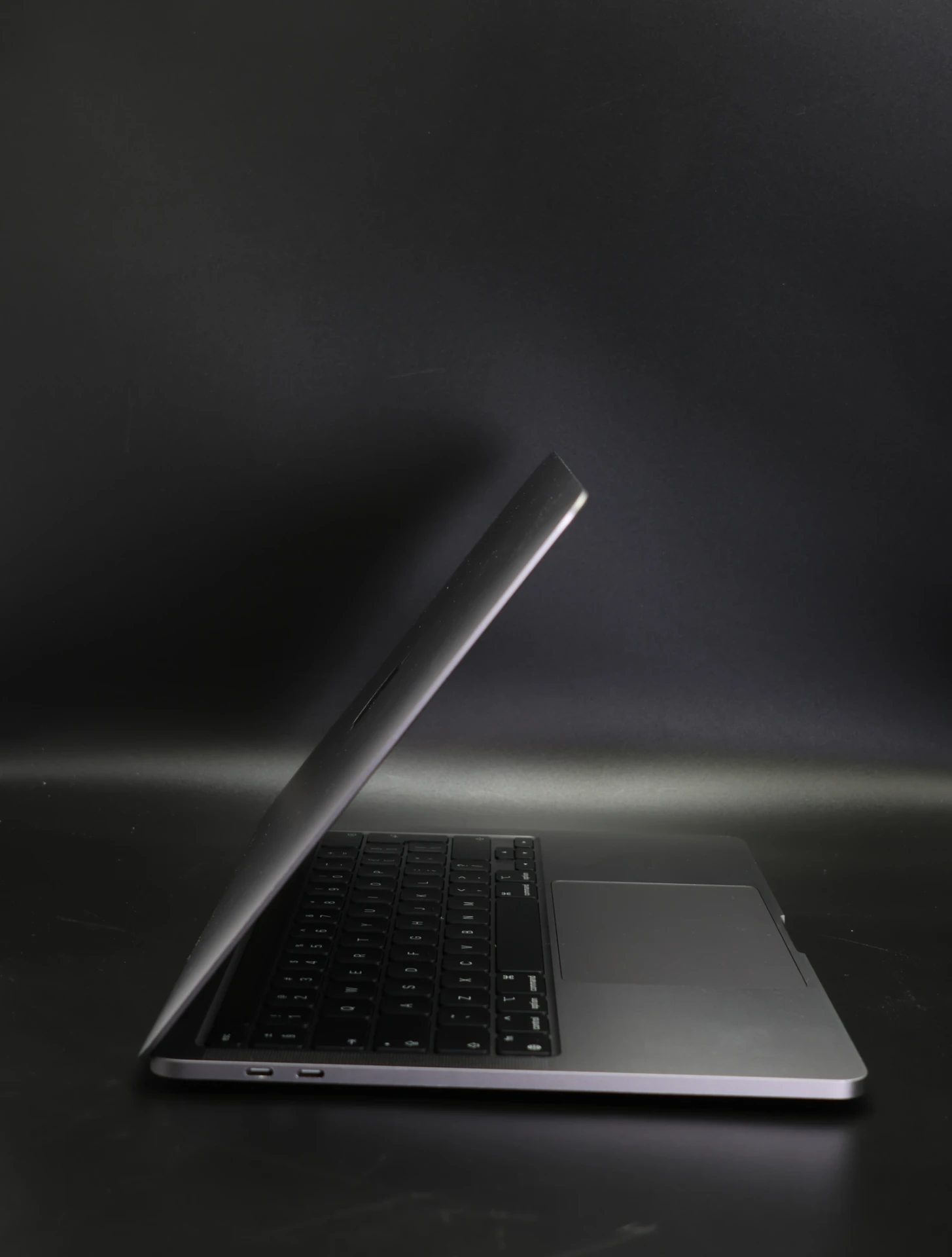 Apple MacBook Pro 13″ 2020 M1 256 GB Space Gray 97% akku - 12 HÓ GARANCIA