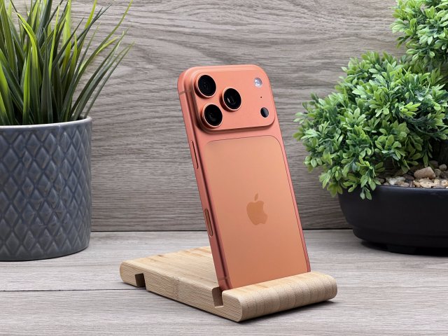 Hibátlan iPhone 17 Pro Cosmic Orange 256GB 2 ÉV Garanciával Számlával