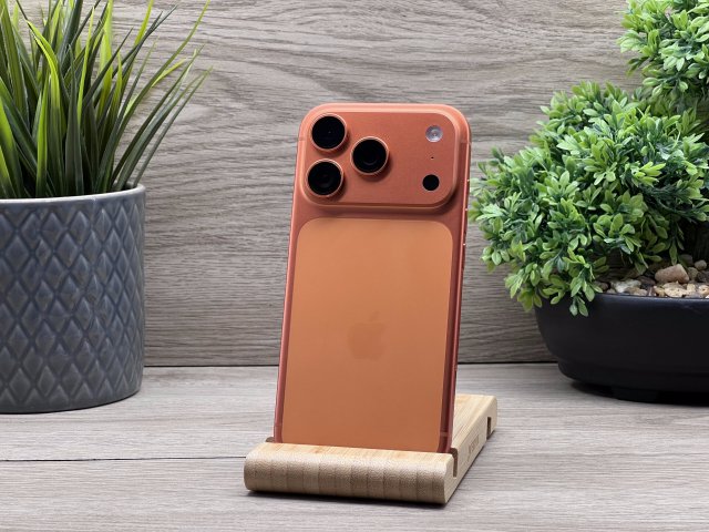 Hibátlan iPhone 17 Pro Cosmic Orange 256GB 2 ÉV Garanciával Számlával