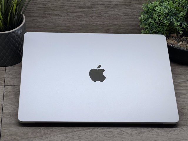 Hibátlan MacBook Air 2023 M2 15” 256GB 2 ÉV Garanciával Számlával Aksi 100%