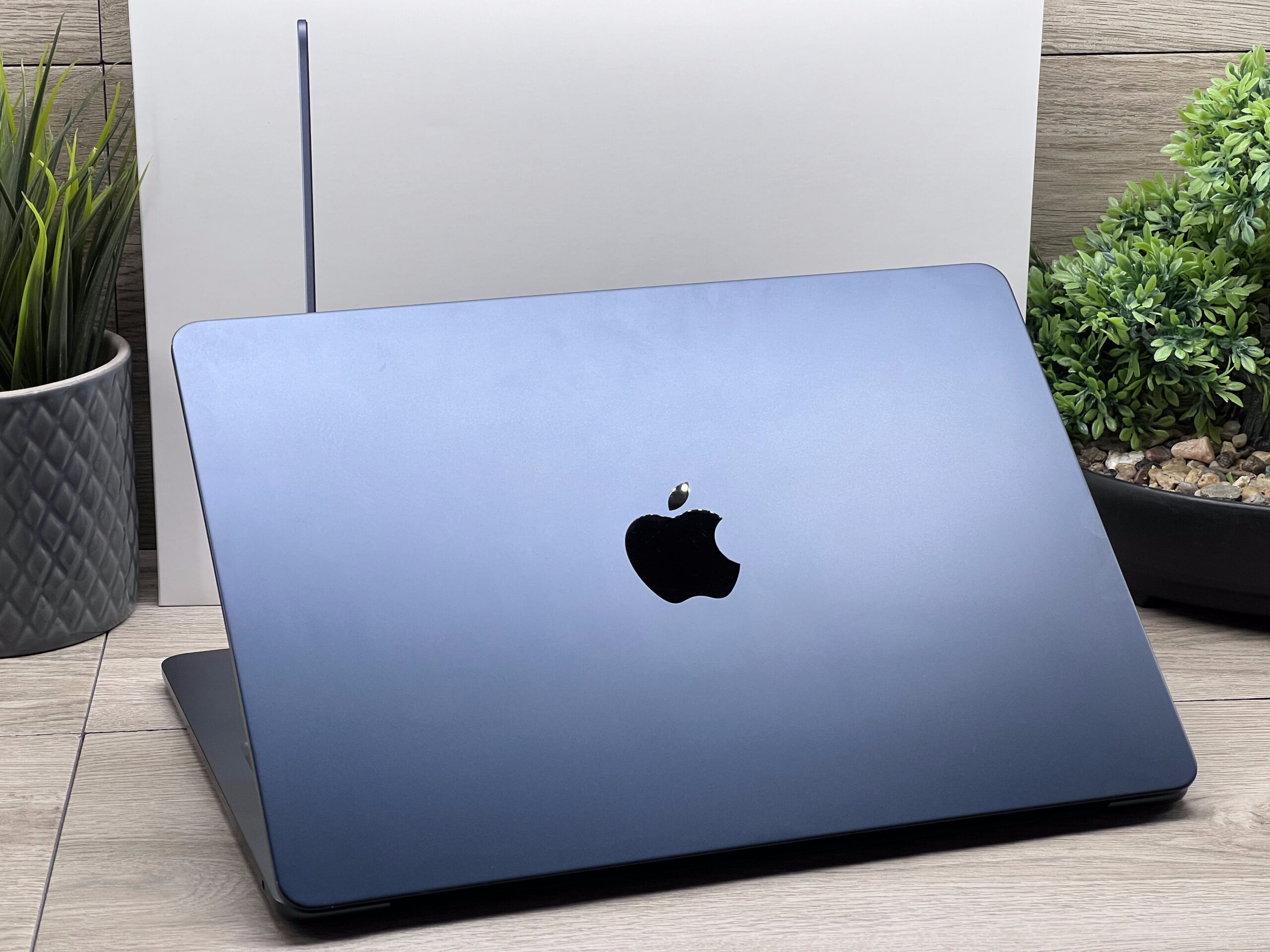 Hibátlan MacBook Air 2022 M2 13” 256GB 2 ÉV Garanciával Számlával