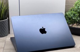 Hibátlan MacBook Air 2022 M2 13” 256GB 2 ÉV Garanciával Számlával