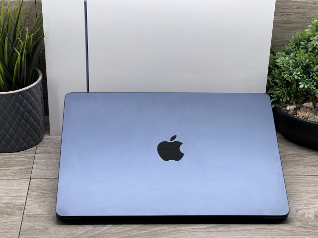 Hibátlan MacBook Air 2022 M2 13” 256GB 2 ÉV Garanciával Számlával