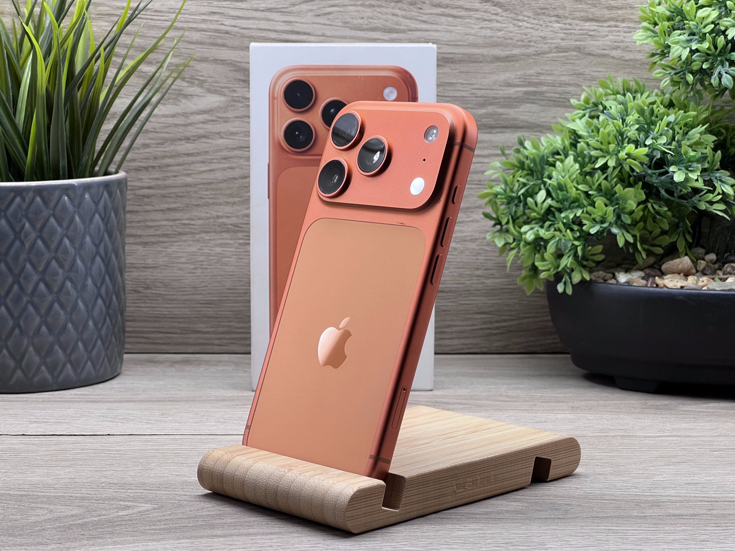 iPhone 17 Pro Cosmic Orange 256GB 2 ÉV Garanciával Számlával Aksi 100%