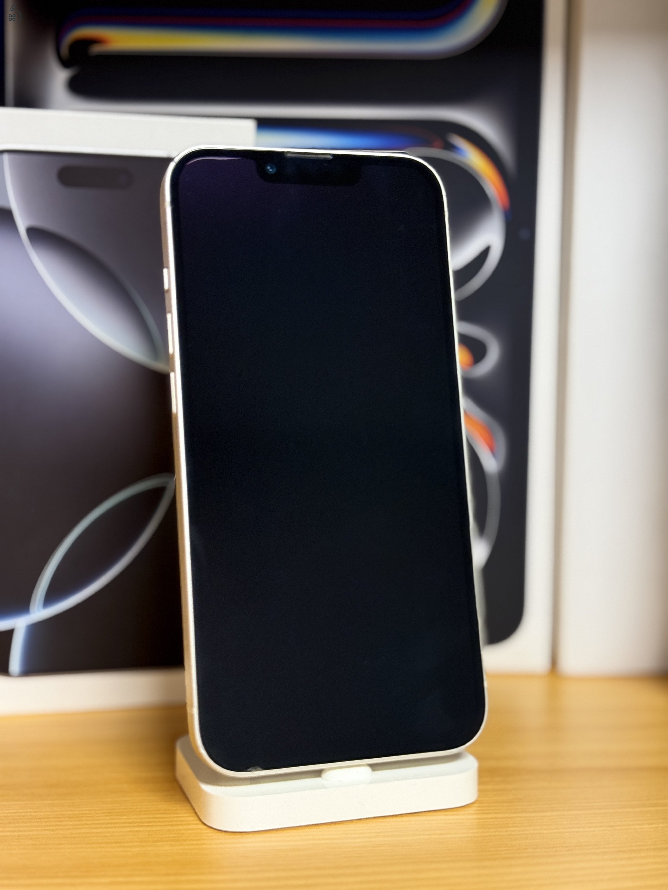 iPhone 13 Független 256GB 100% akku Apró szépséghibával