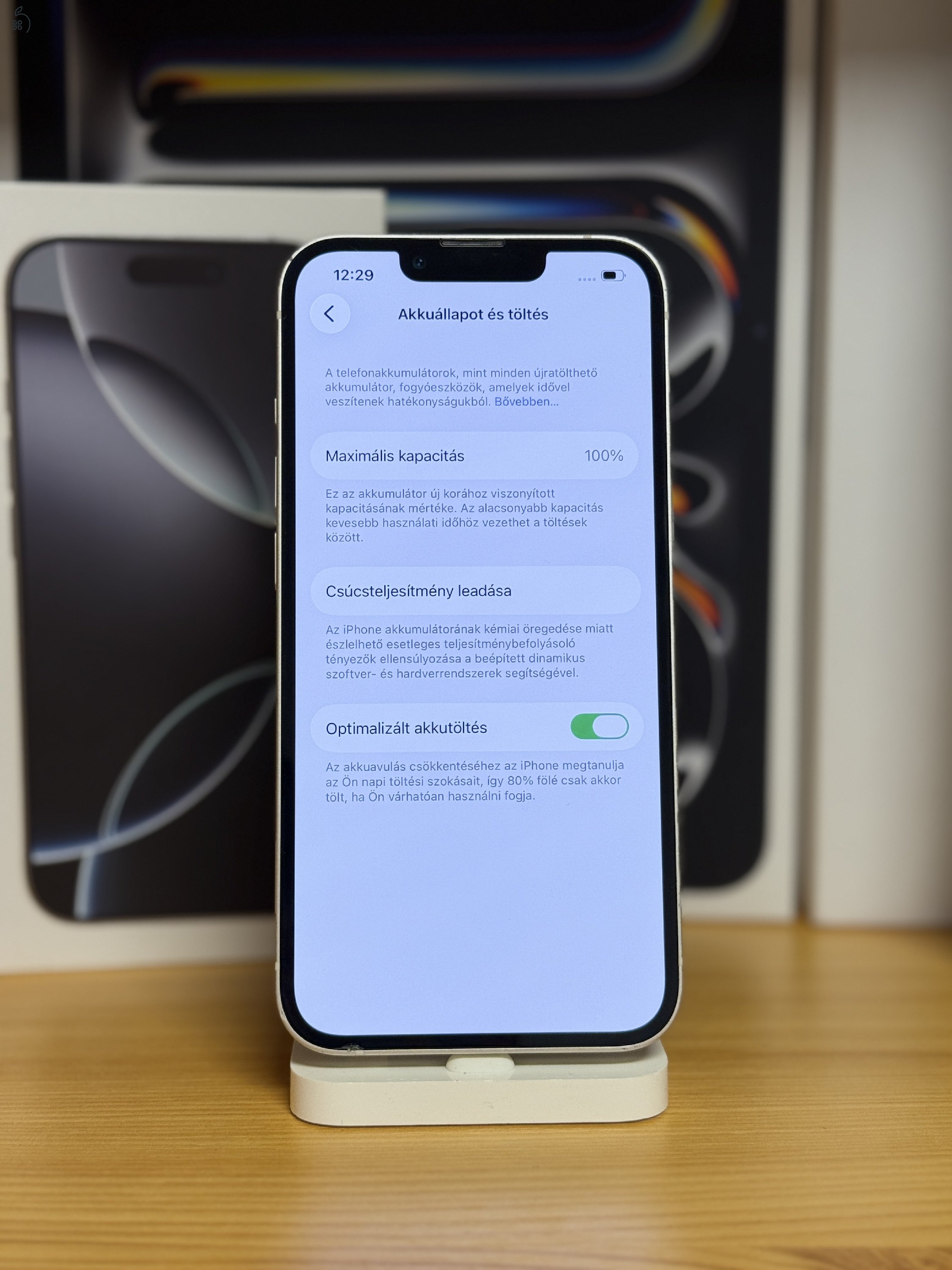 iPhone 13 Független 256GB 100% akku Apró szépséghibával