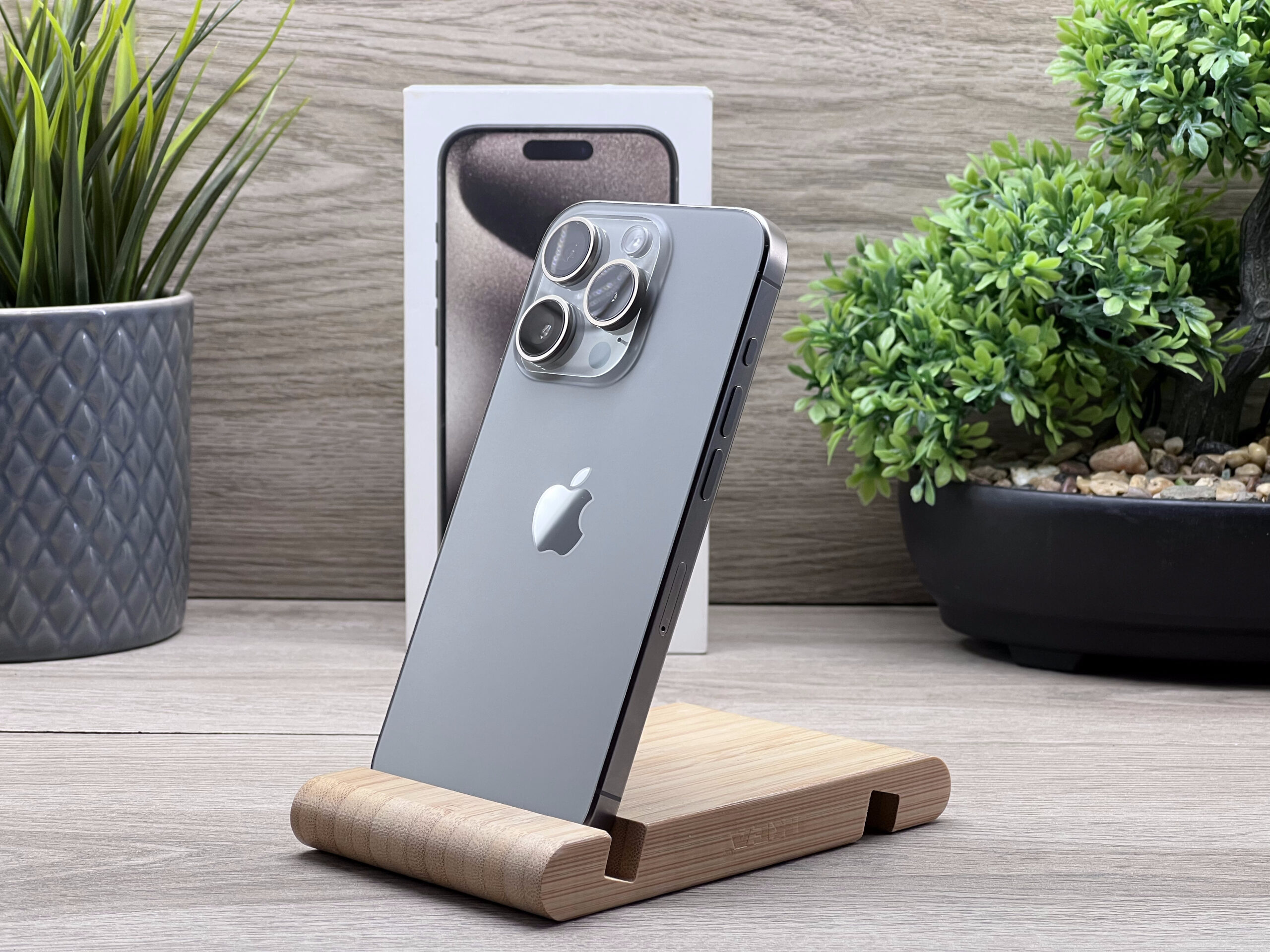 iPhone 15 Pro Natural Titanium 128GB 2 ÉV Garanciával Számlával Aksi 100%