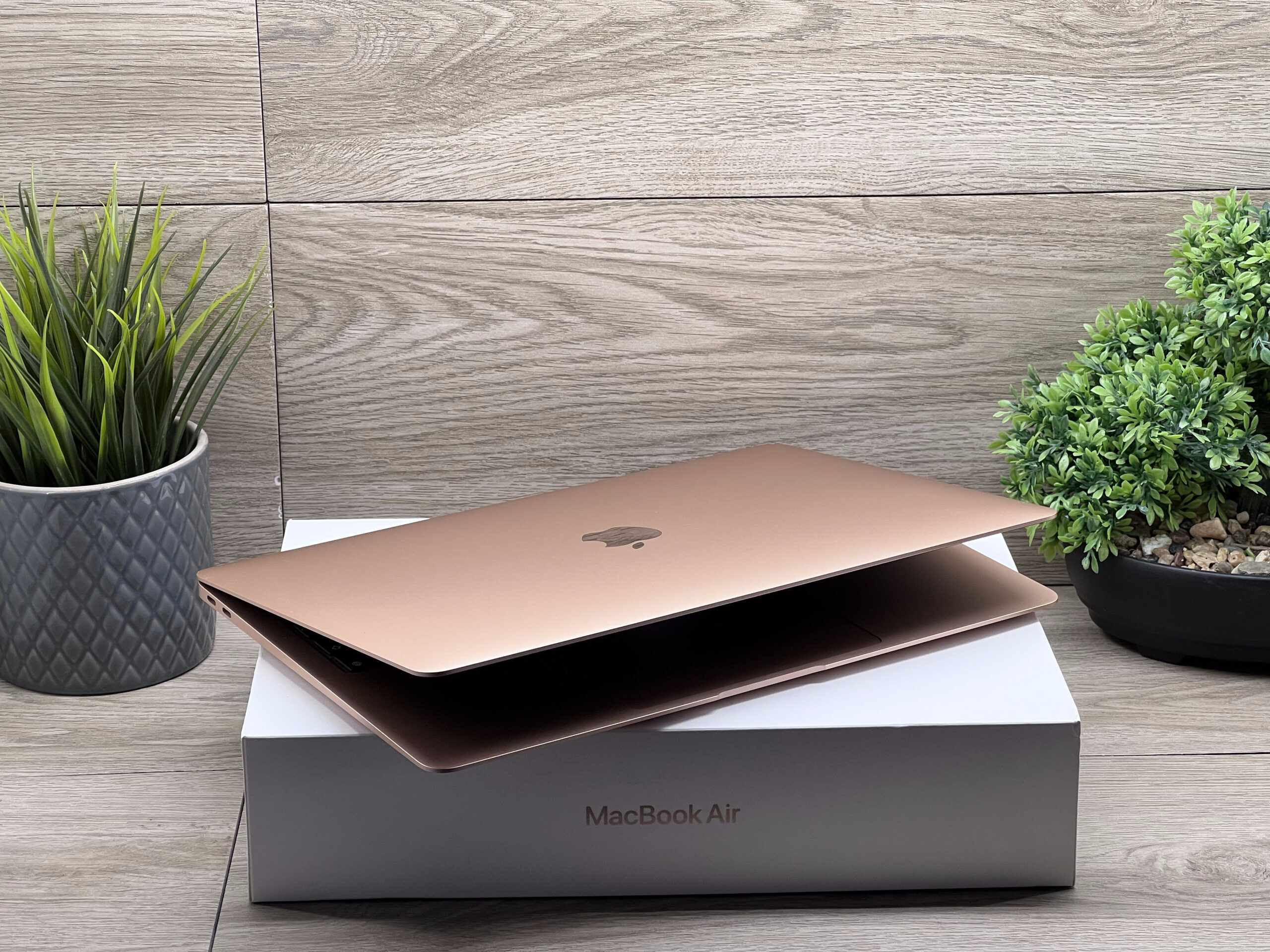 MacBook Air 2020 M1 13” 256GB 2 ÉV Garanciával Számlával