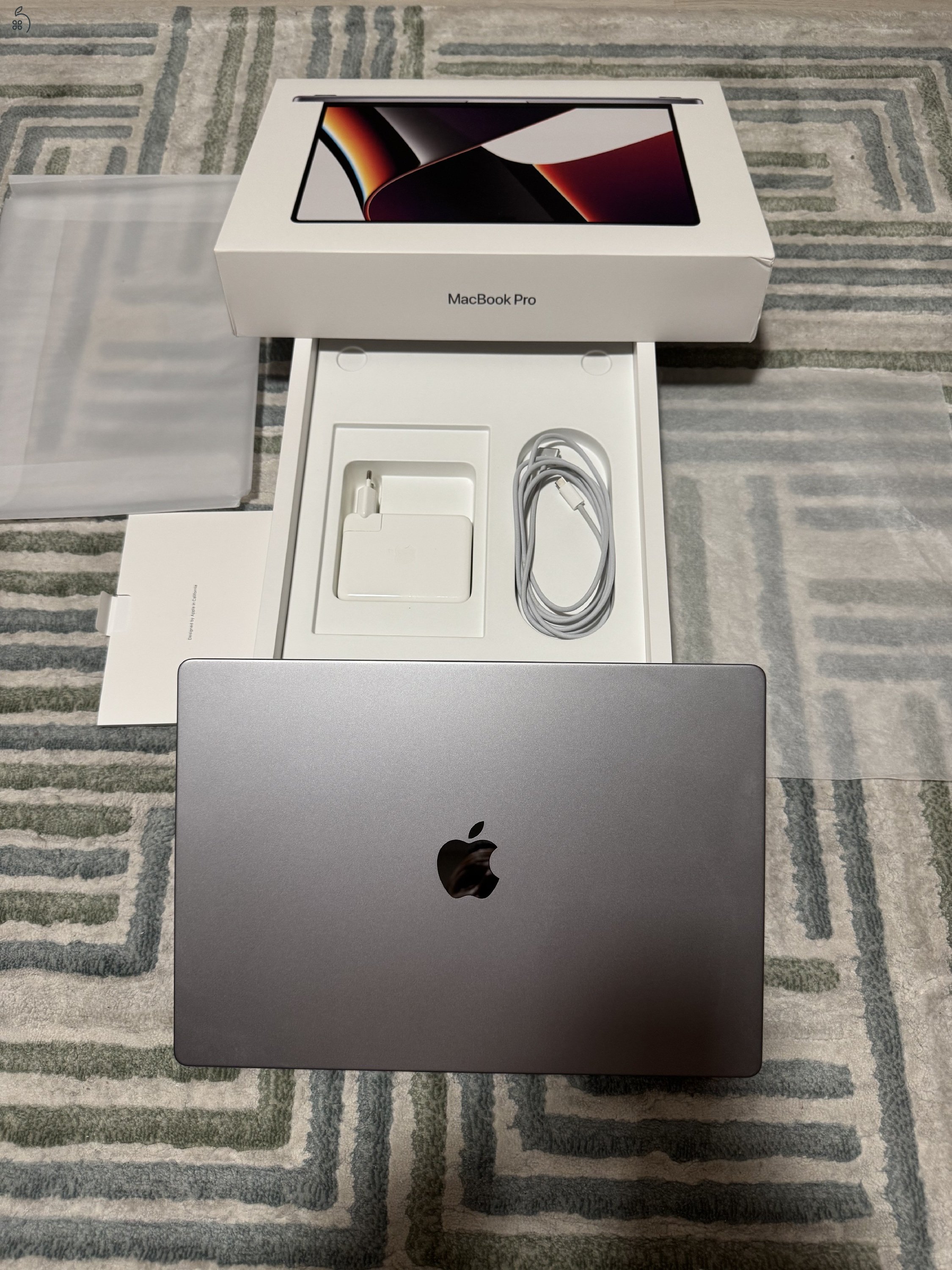 MacBook PRO 16” M1 Pro chip! 16GB/1TB SSD! Akkumlátor 96%! Gyönyörű!