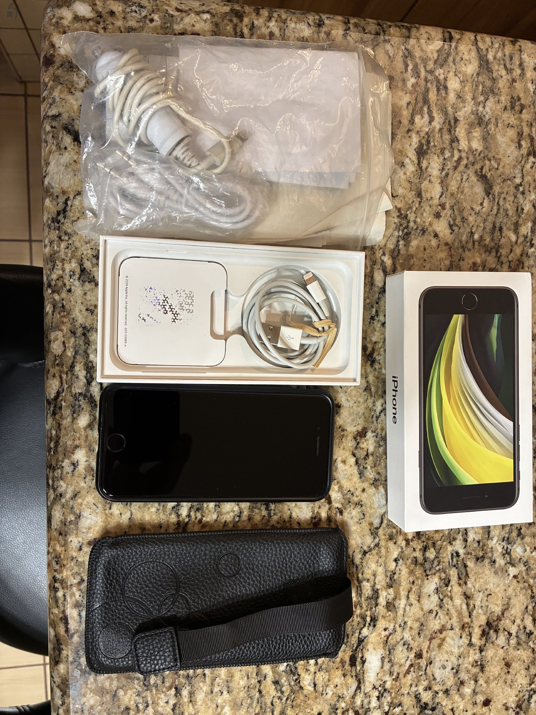 iPhone se 64 GB.