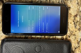 iPhone se 64 GB.