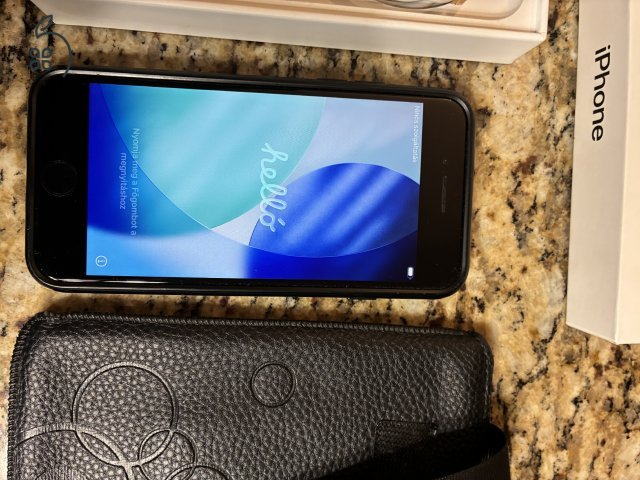 iPhone se 64 GB.