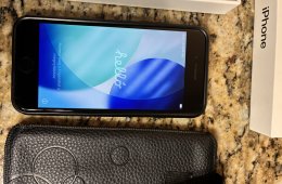 iPhone se 64 GB.