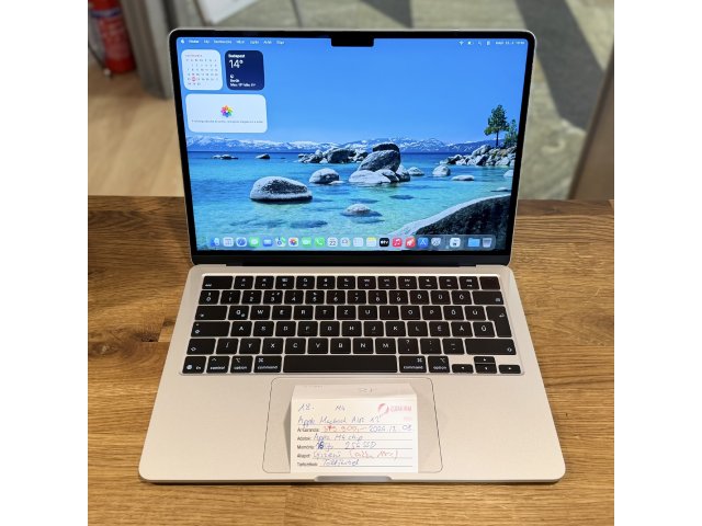 Apple MacBook Air 13,6