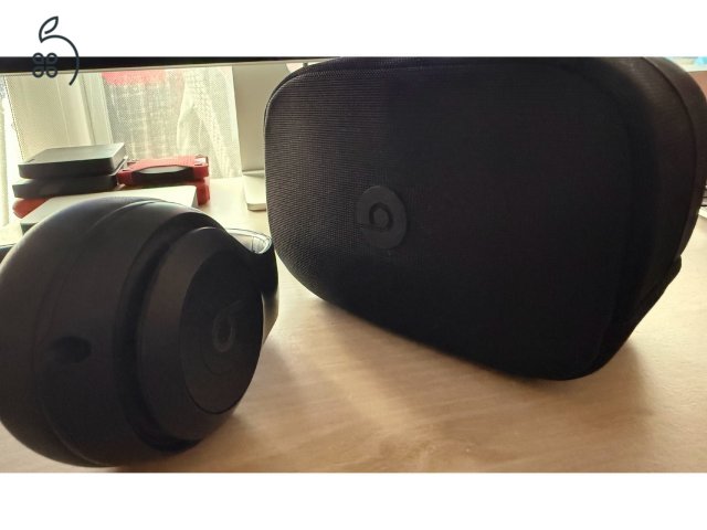 Beats Studio Pro (Kék / Navy) – Újszerű állapotban, gyári tokkal, kábelekkel