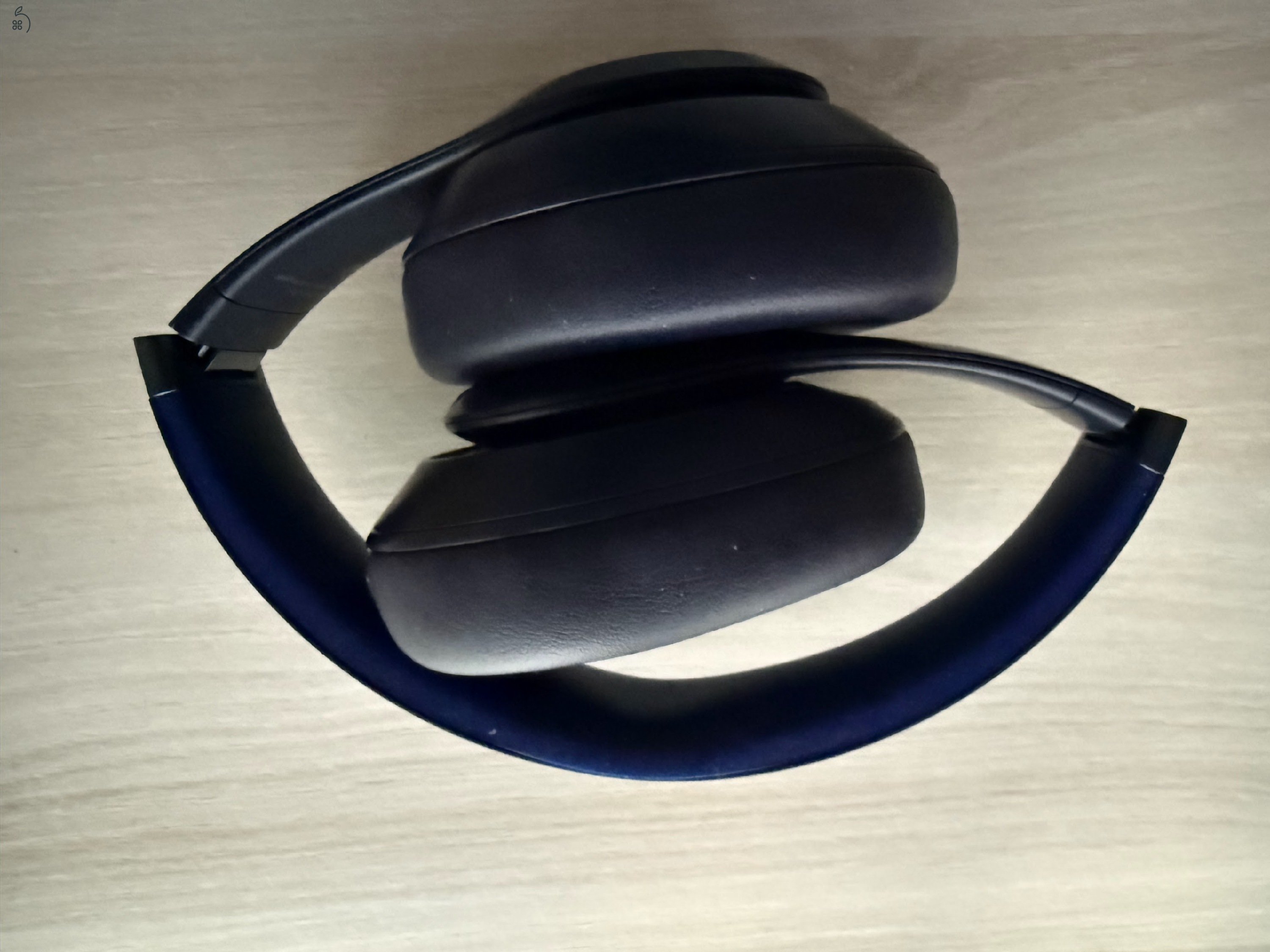 Beats Studio Pro (Kék / Navy) – Újszerű állapotban, gyári tokkal, kábelekkel