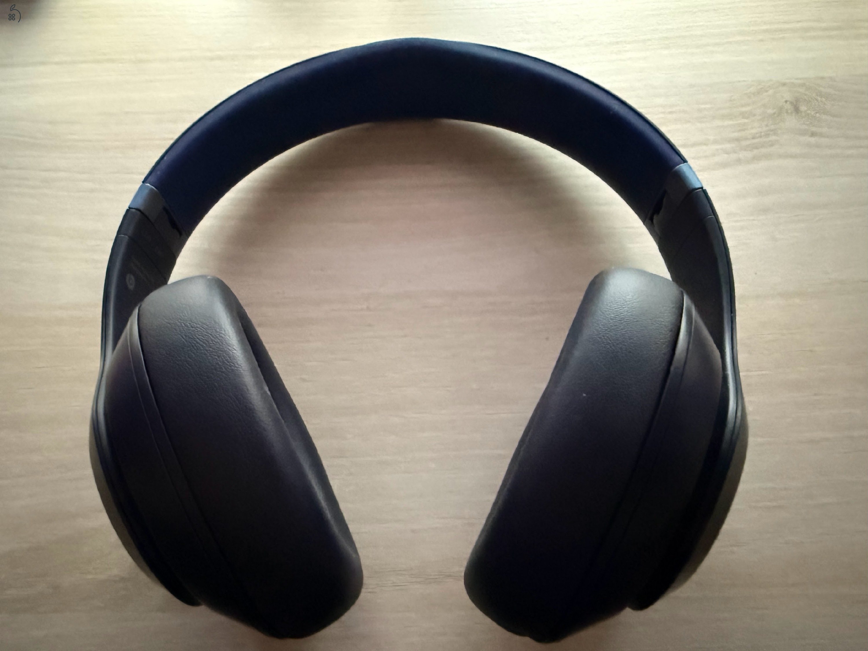 Beats Studio Pro (Kék / Navy) – Újszerű állapotban, gyári tokkal, kábelekkel