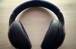 Beats Studio Pro (Kék / Navy) – Újszerű állapotban, gyári tokkal, kábelekkel