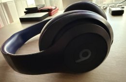 Beats Studio Pro (Kék / Navy) – Újszerű állapotban, gyári tokkal, kábelekkel