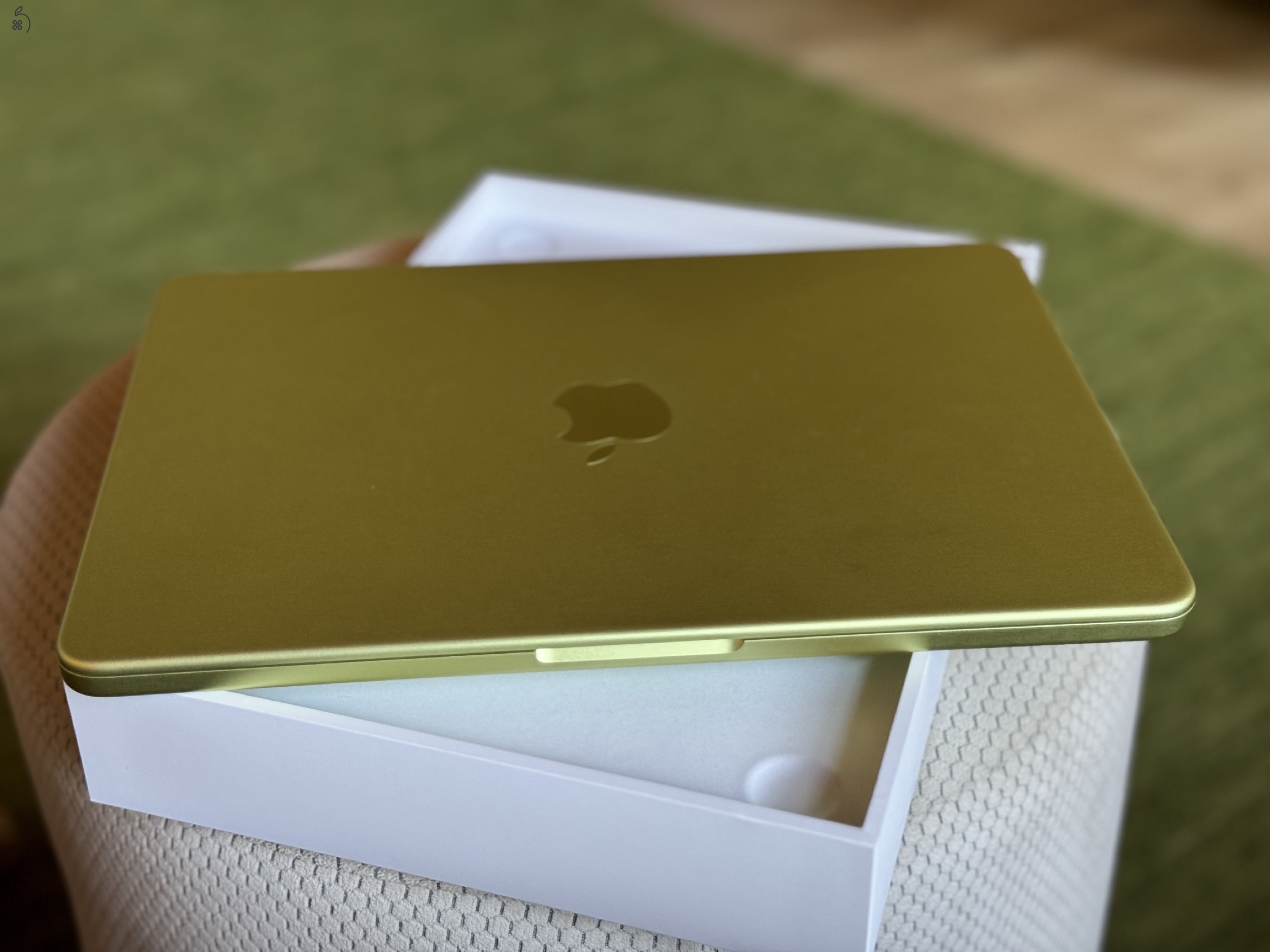 Garanciális MacBook Neo eladó makulátlan állapotban