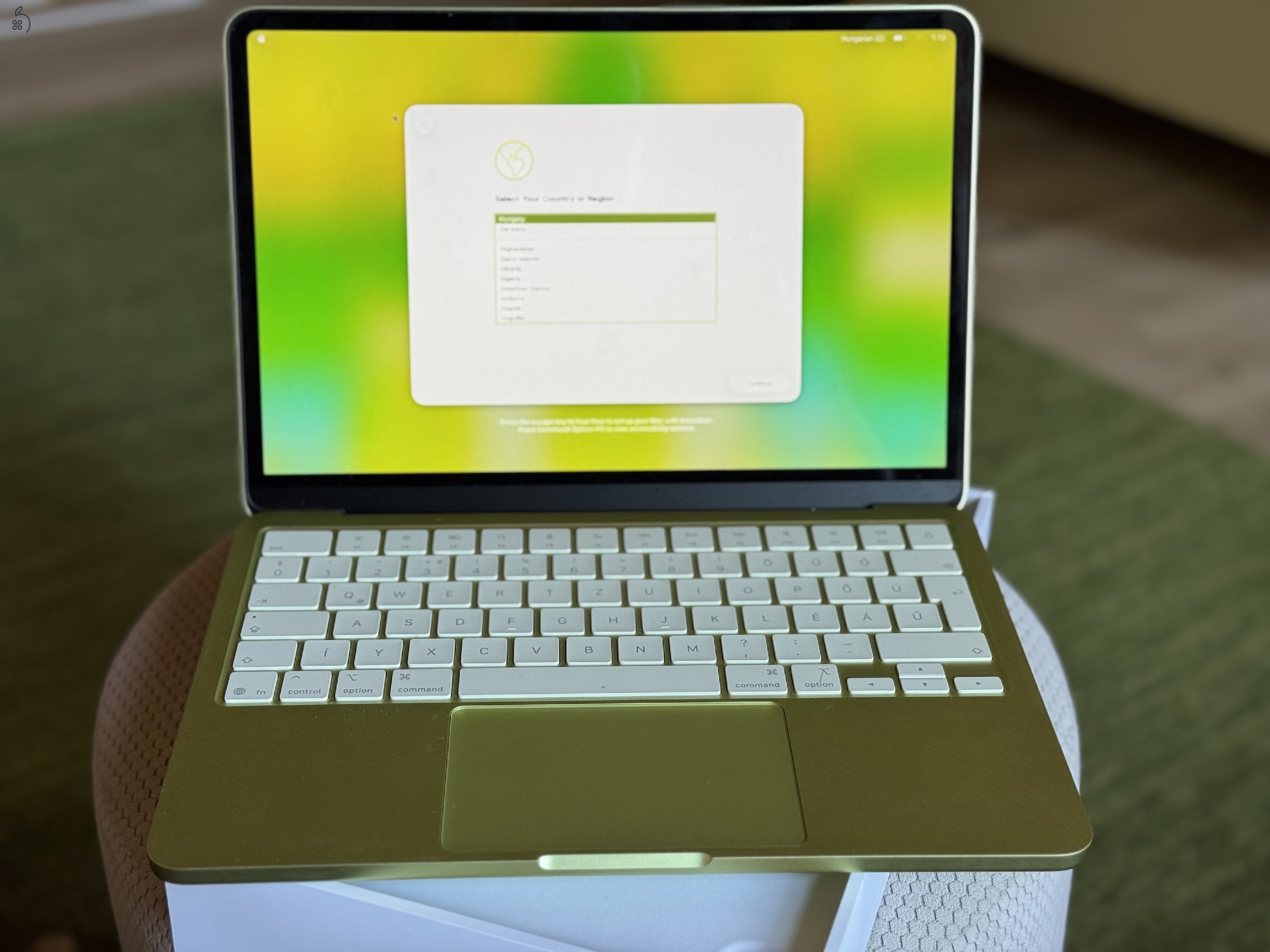 Garanciális MacBook Neo eladó makulátlan állapotban
