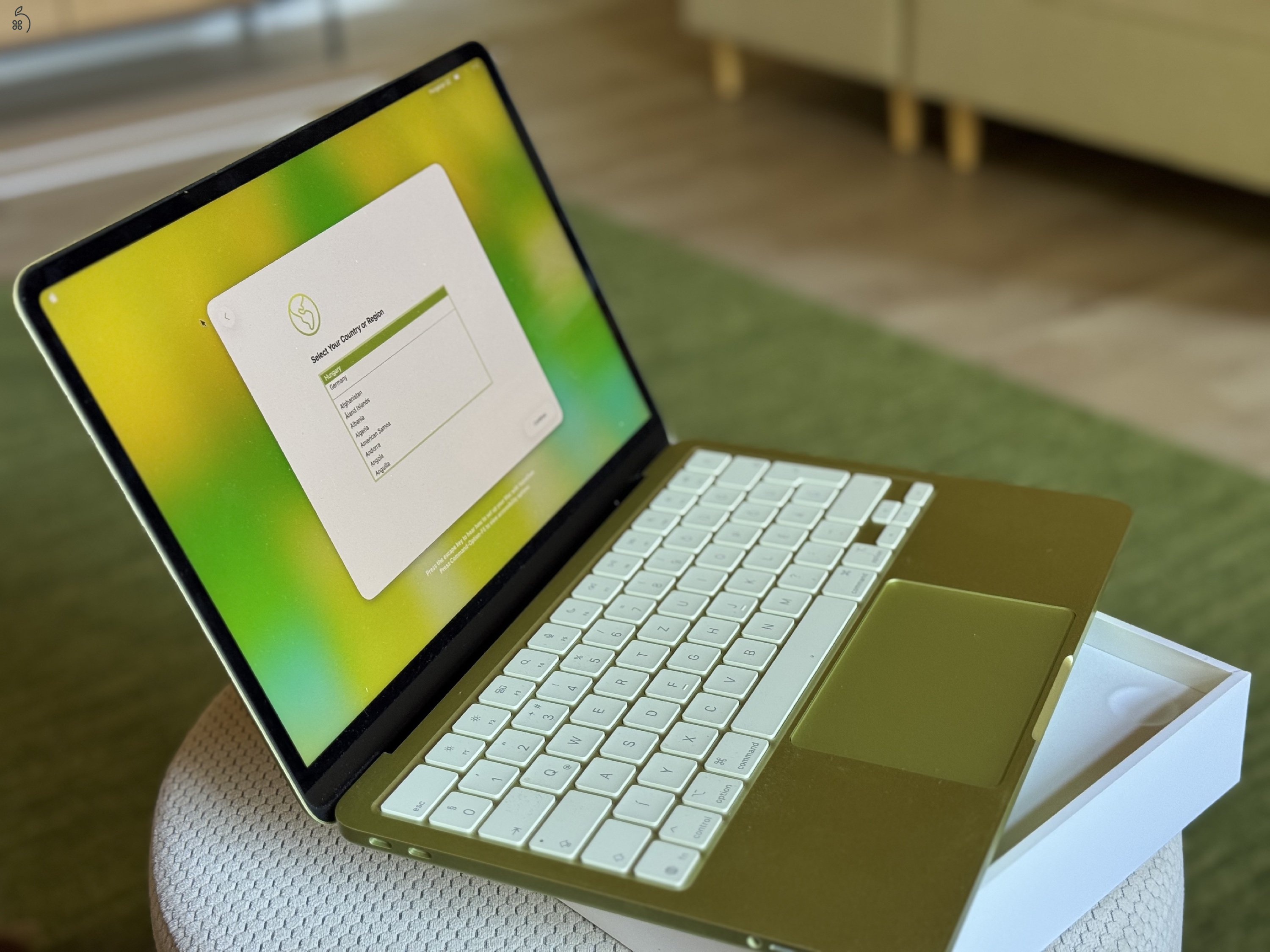 Garanciális MacBook Neo eladó makulátlan állapotban