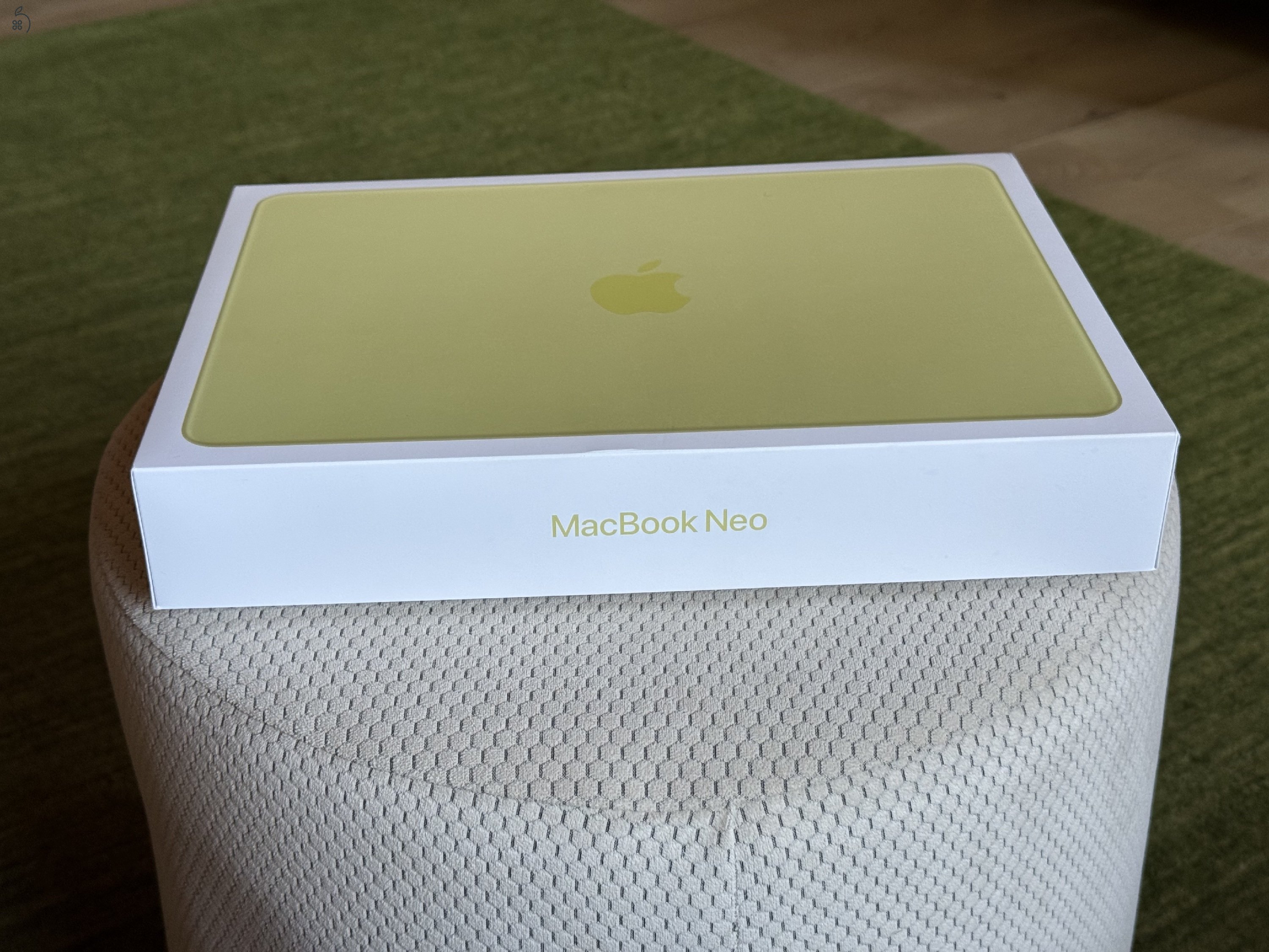 Garanciális MacBook Neo eladó makulátlan állapotban