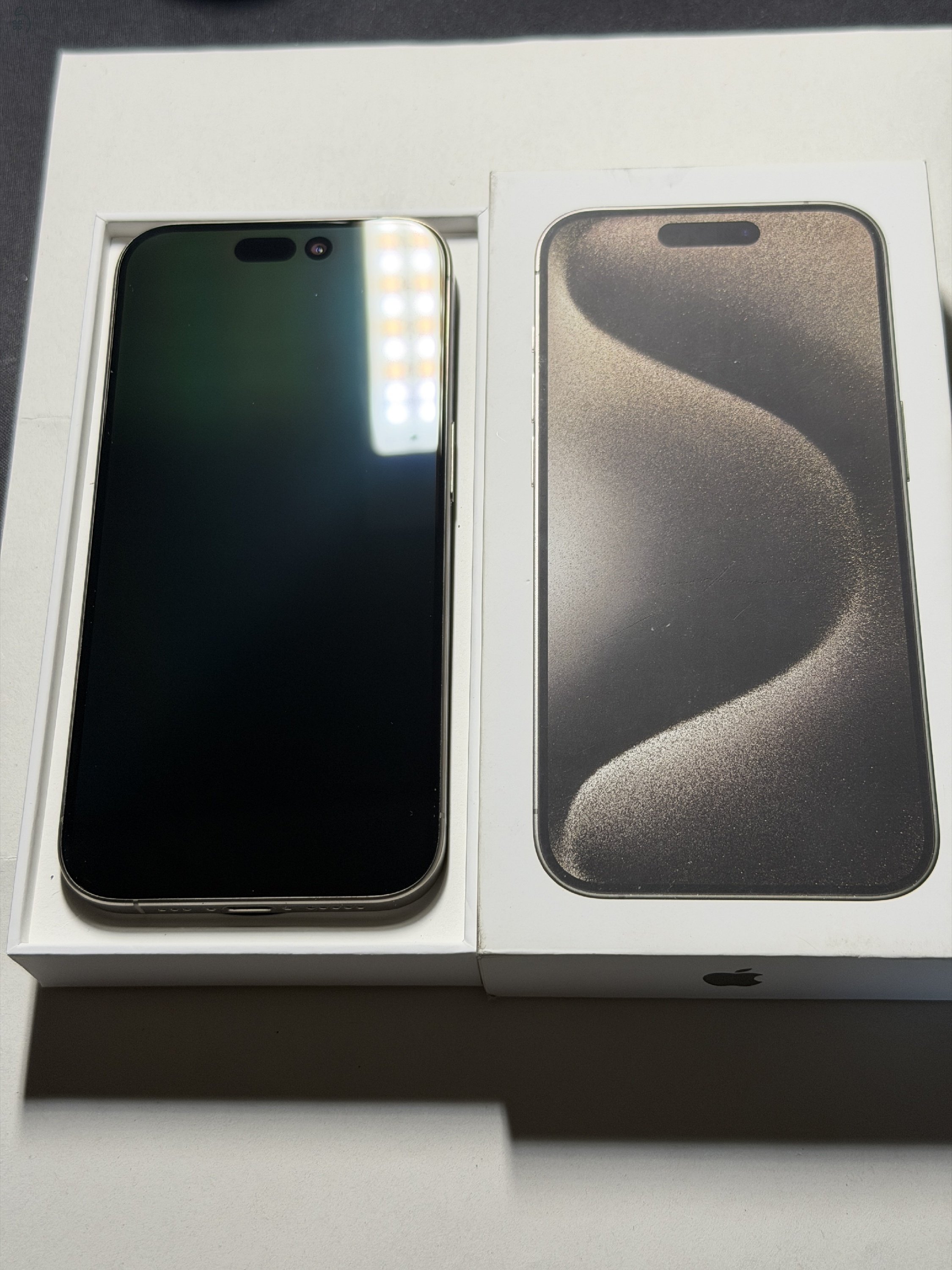 Iphone 15 pro Natur Titán színben tökéletes karcmentes állapotban