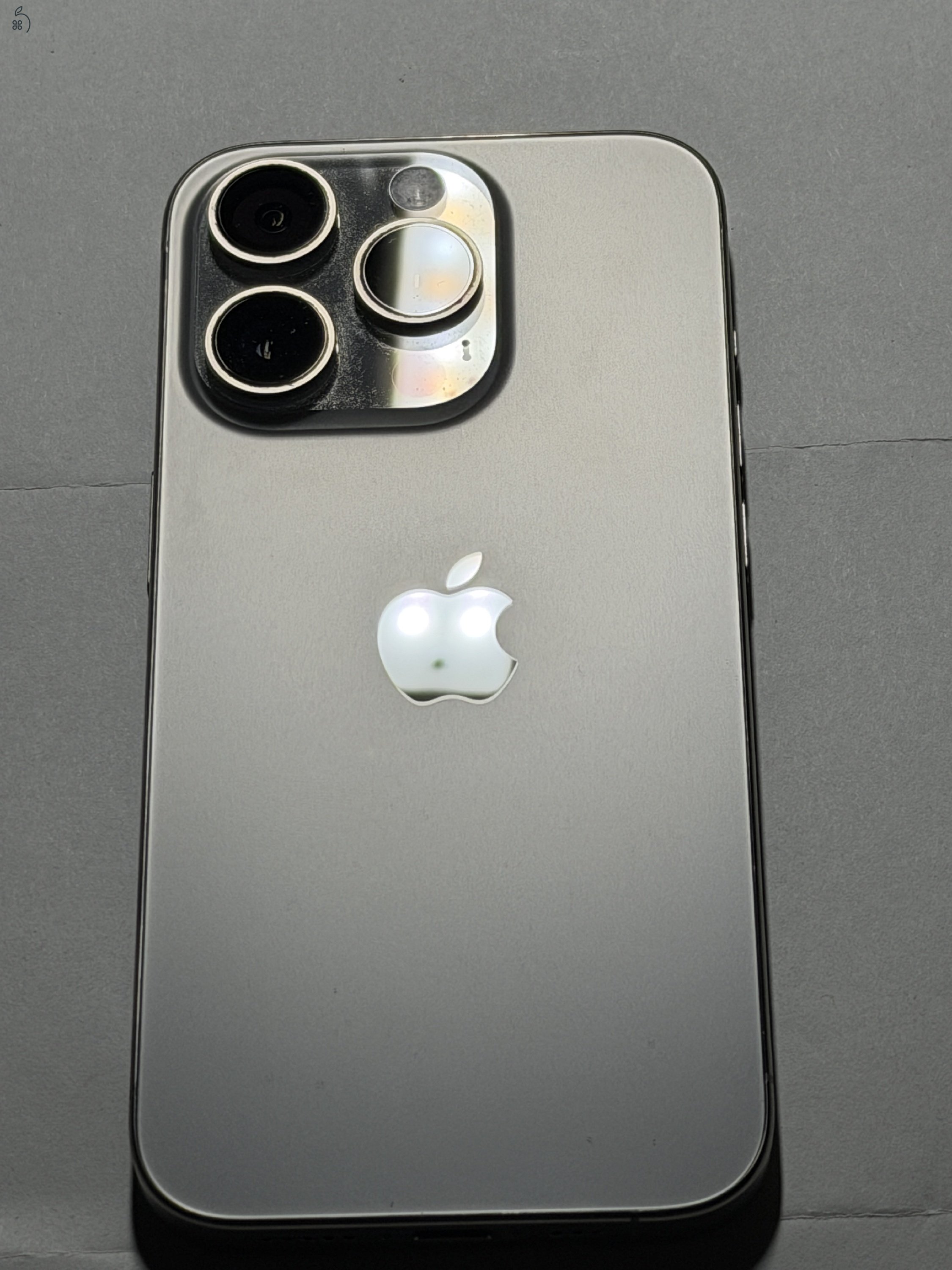 Iphone 15 pro Natur Titán színben tökéletes karcmentes állapotban