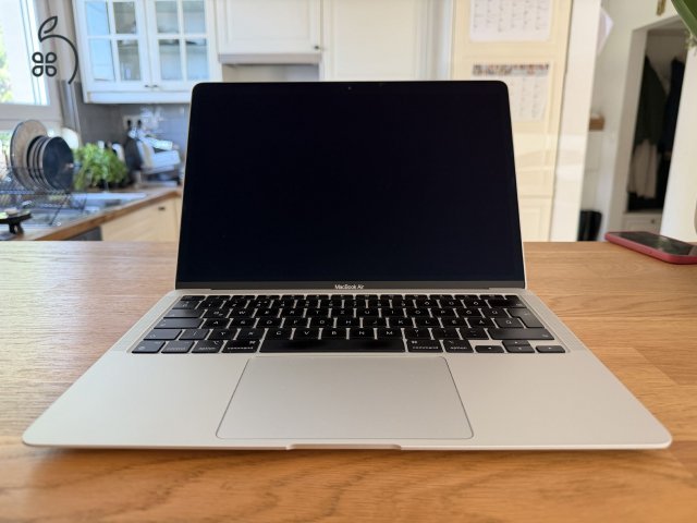 MEGKÍMÉLT MacBook Air (M1, 2020) / 512 GB SSD / 8 GB RAM - hibátlan állapotban eladó!
