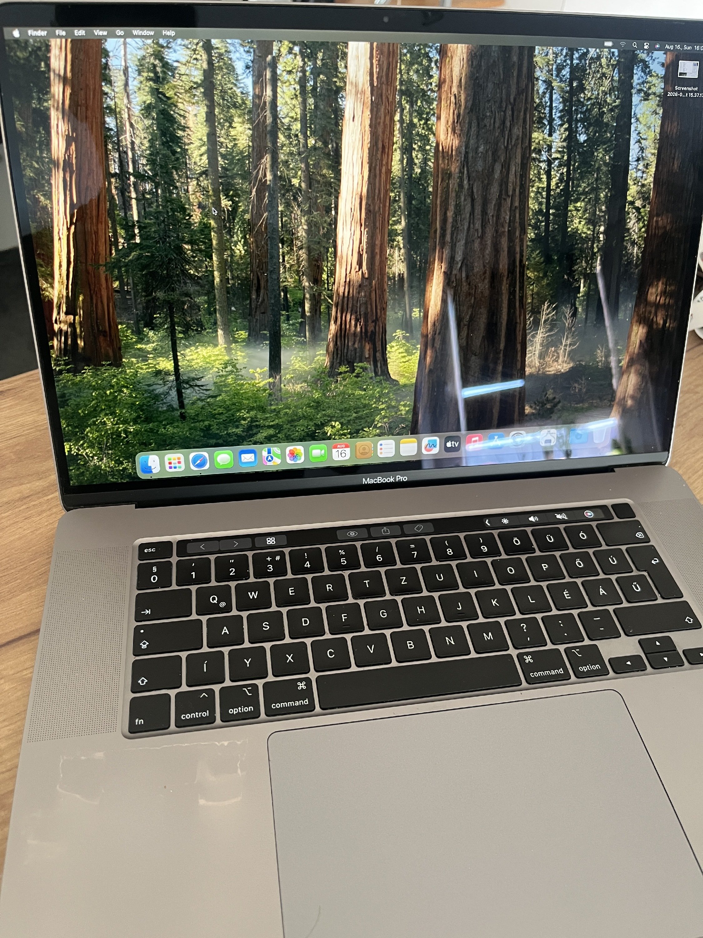 2019 I7 Macbook Pro - 32GB - AMD Radeon Pro 5300M - 500GB SSD