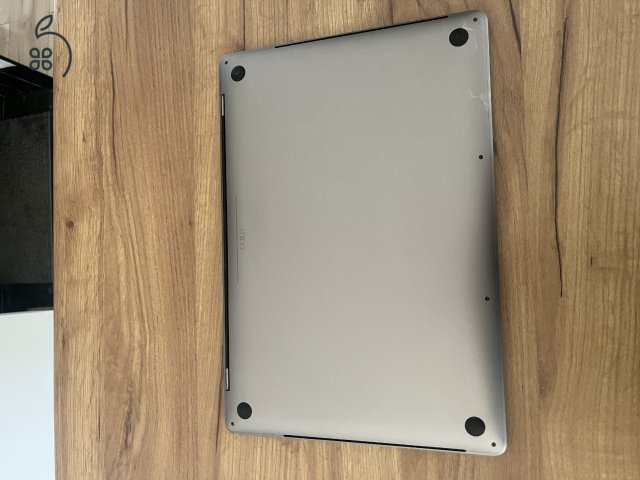 2019 I7 Macbook Pro - 32GB - AMD Radeon Pro 5300M - 500GB SSD