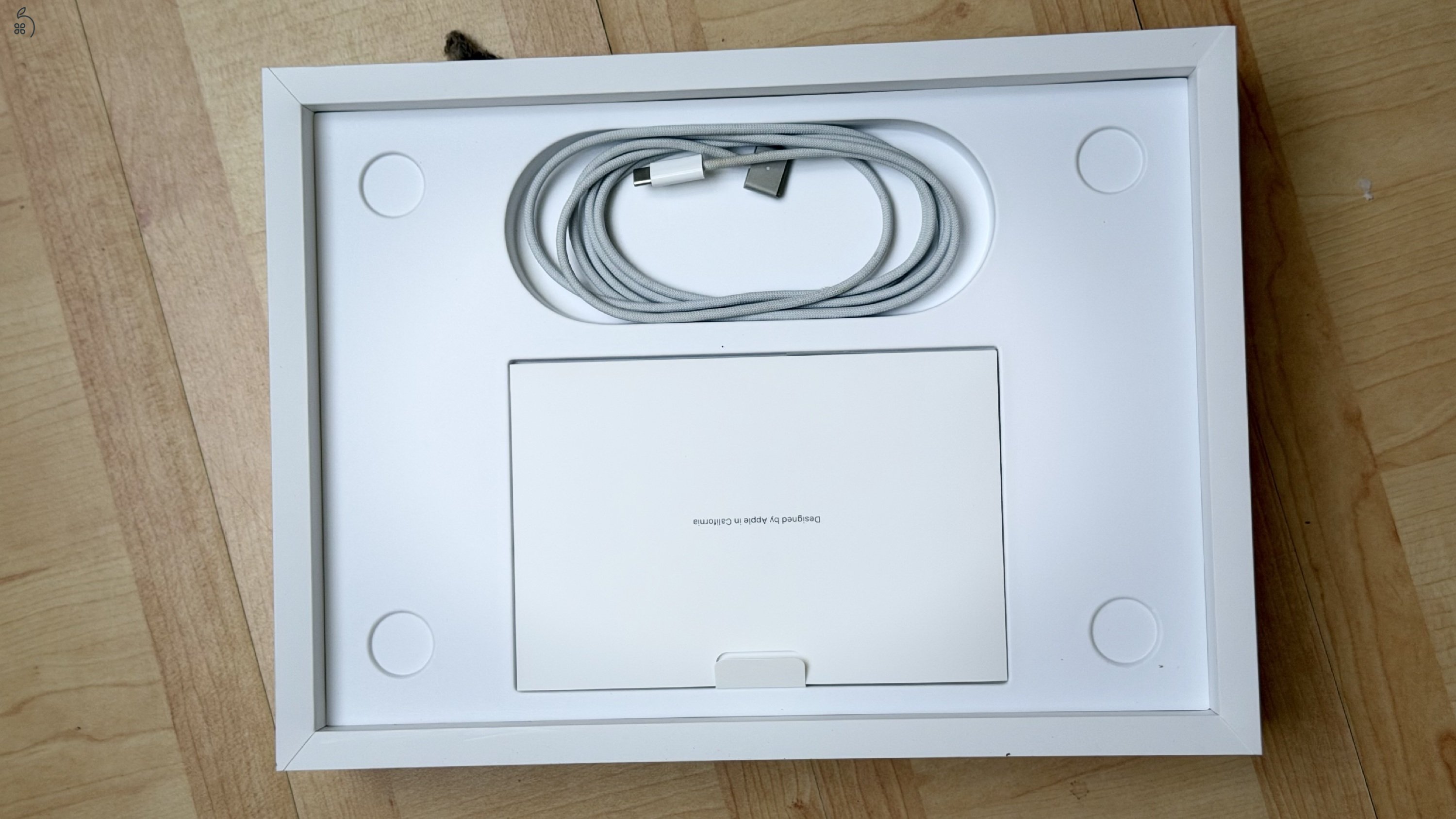 MacBook Pro 14″ M1 Pro 16 GB / 512 GB – karcmentes, teljes gyári csomag