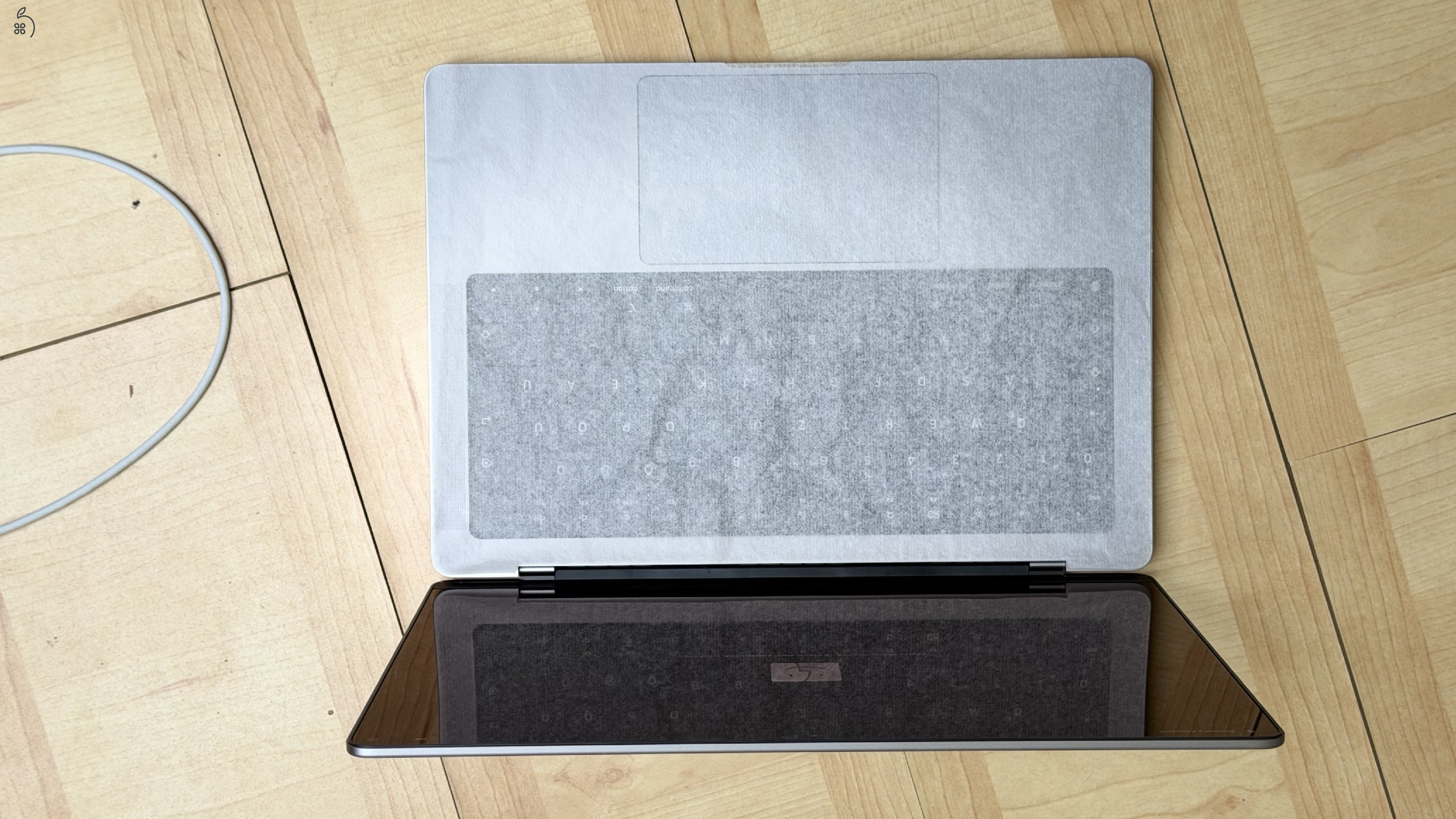MacBook Pro 14″ M1 Pro 16 GB / 512 GB – karcmentes, teljes gyári csomag