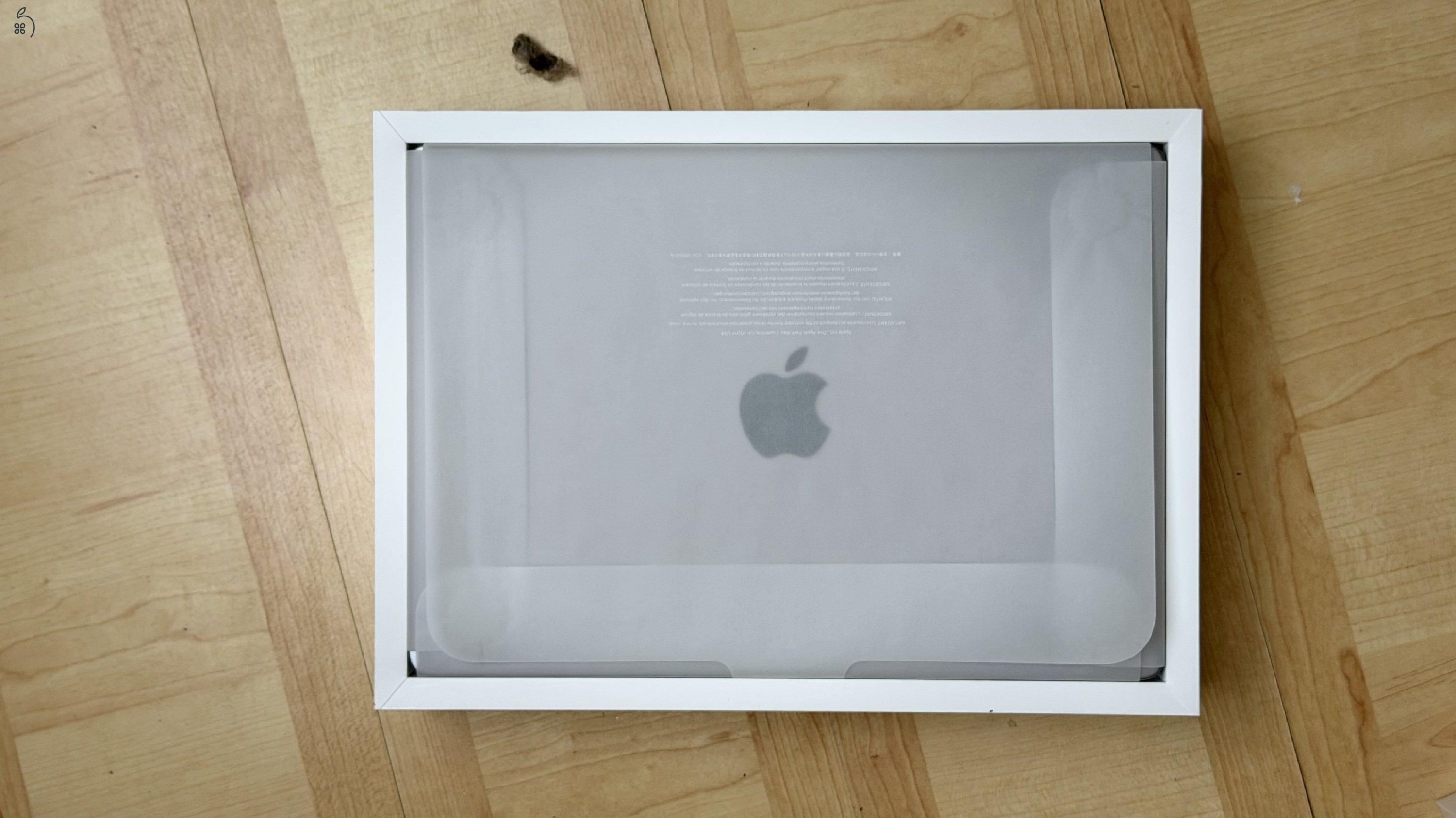 MacBook Pro 14″ M1 Pro 16 GB / 512 GB – karcmentes, teljes gyári csomag