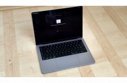 MacBook Pro 14″ M1 Pro 16 GB / 512 GB – karcmentes, teljes gyári csomag