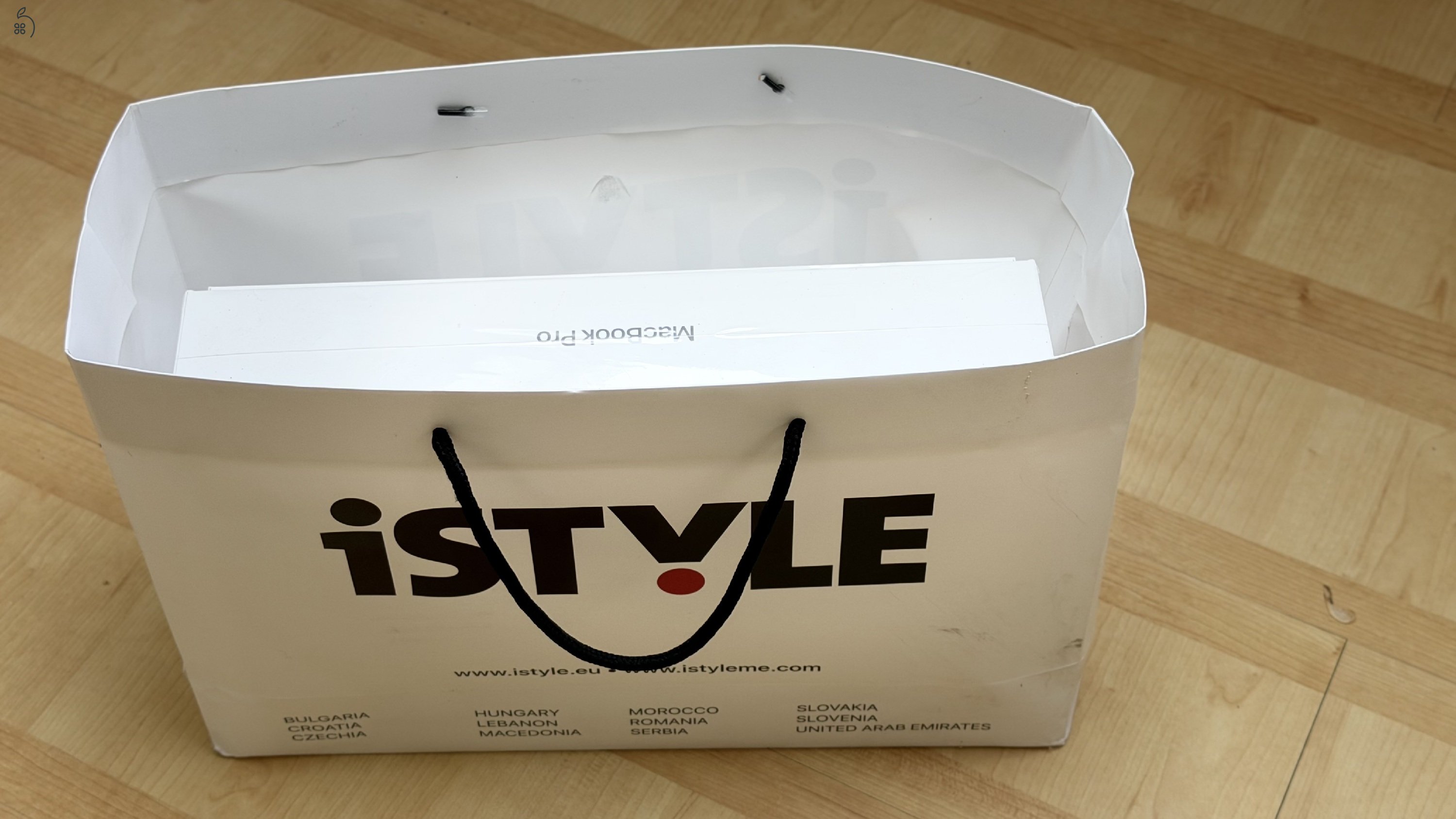 MacBook Pro 14″ M1 Pro 16 GB / 512 GB – karcmentes, teljes gyári csomag
