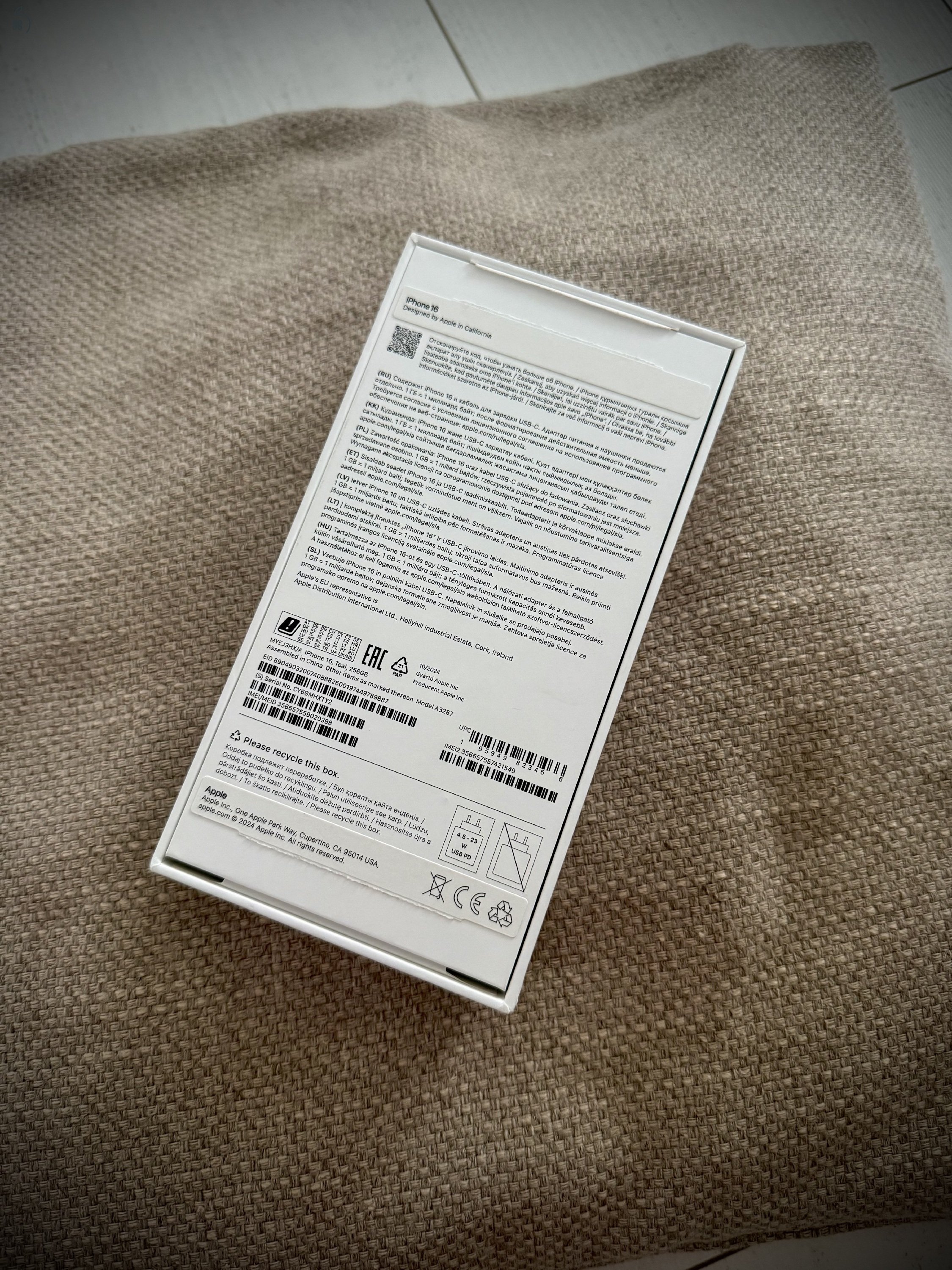 Apple iPhone 16 256 GB – récezöld (Teal)