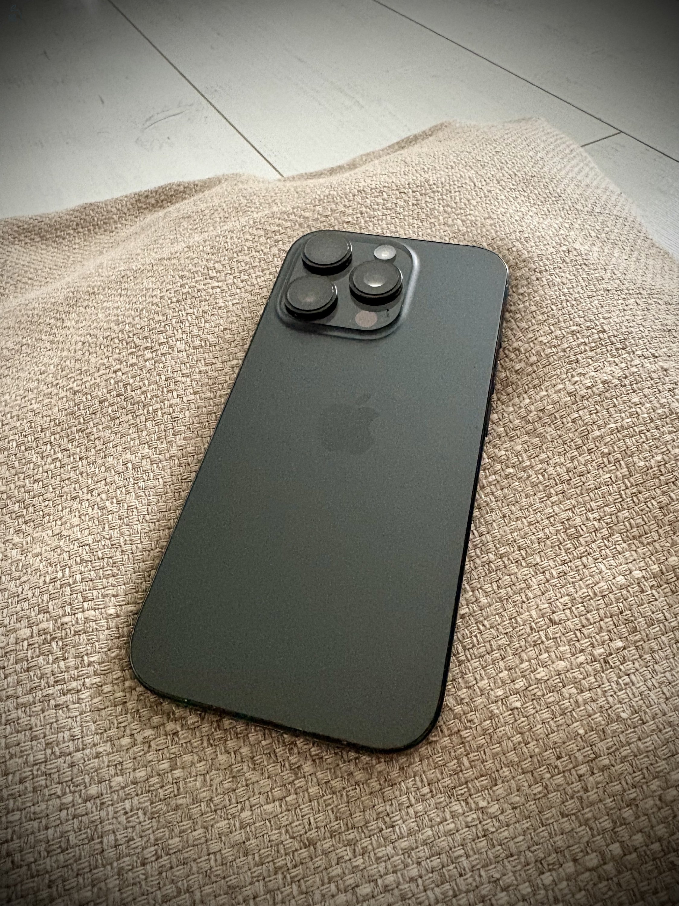Apple iPhone 16 Pro 256 GB – karcmentes, 91% akku