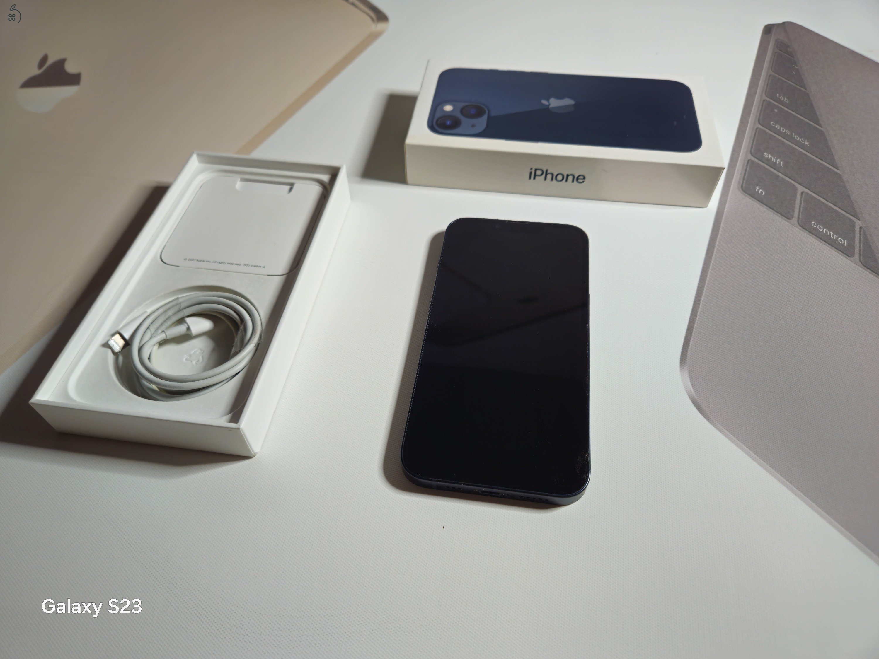 Apple iphone 13 128Gb fekete független készülék