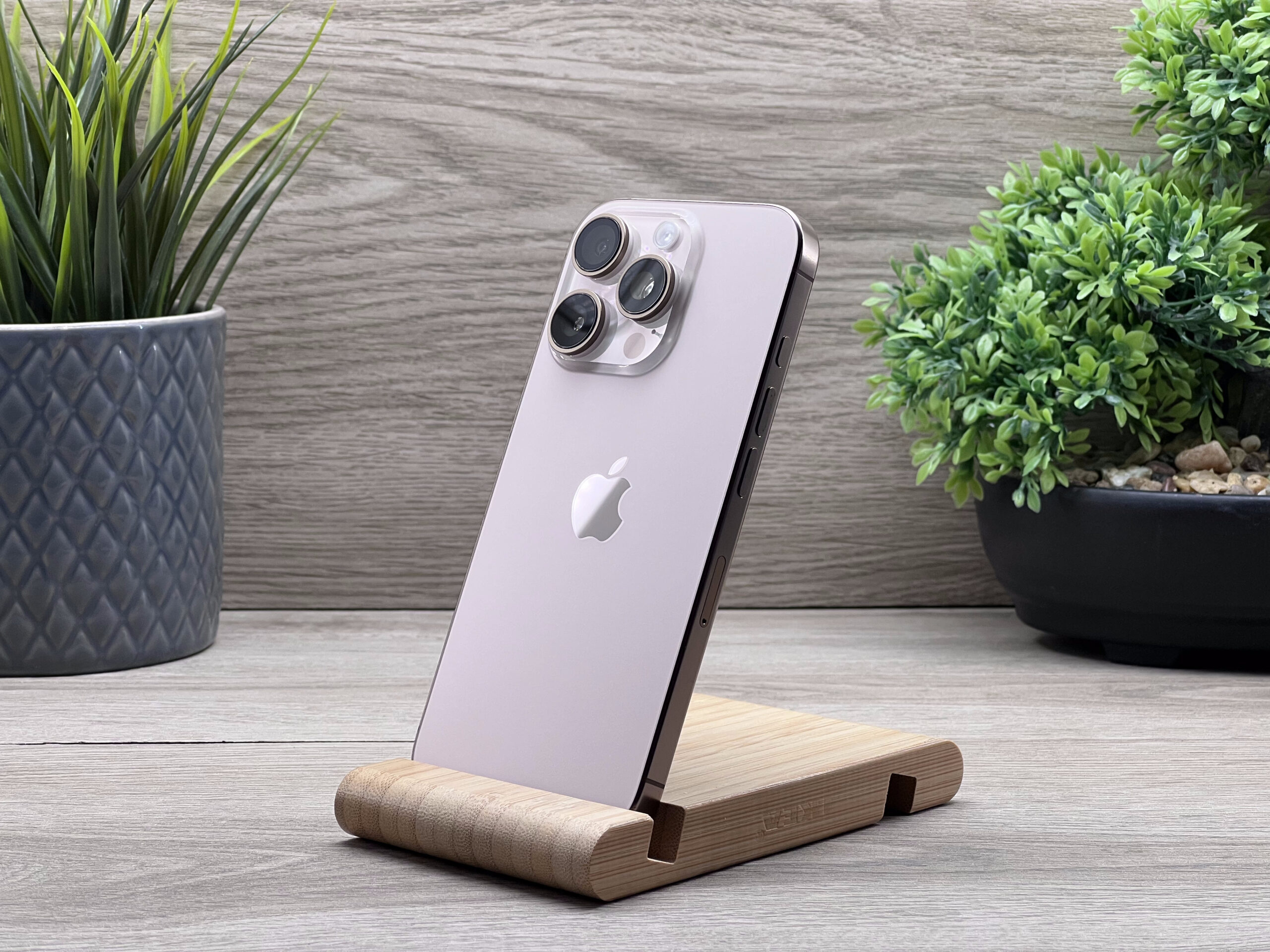 Hibátlan iPhone 16 Pro Desert Titanium 128GB 2 ÉV Garanciával Számlával