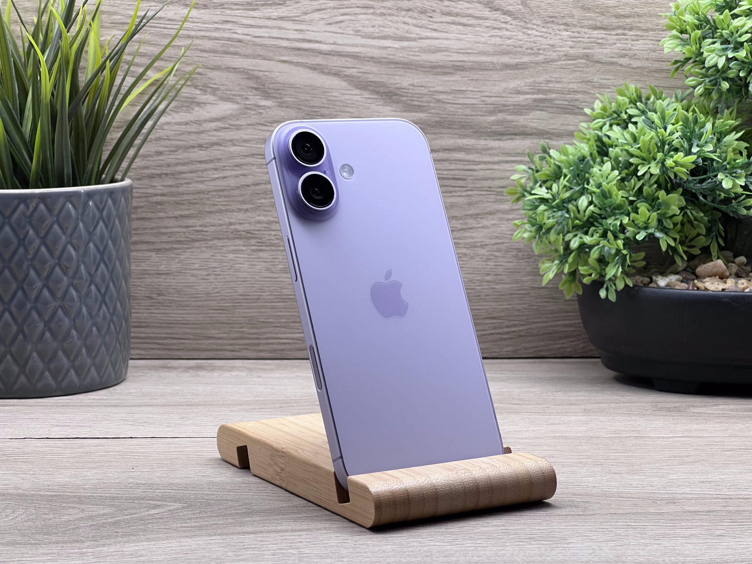 Hibátlan iPhone 17 Lavender 256GB 2 ÉV Garanciával Számlával Aksi 100%