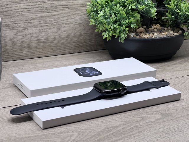 Hibátlan Apple Watch S11 Black 46mm 2 ÉV Garanciával Számlával Aksi 100%