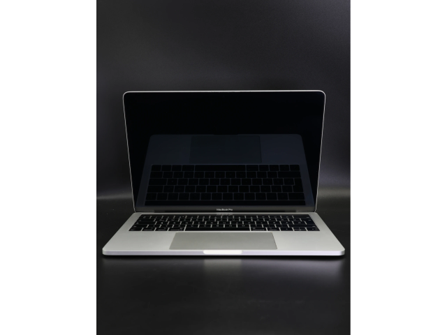 Apple MacBook Pro 13″ Touch Bar 2018 i5 256 GB Silver 100% akku - 12 HÓ GARANCIA