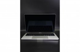 Apple MacBook Pro 13″ Touch Bar 2018 i5 256 GB Silver 100% akku - 12 HÓ GARANCIA