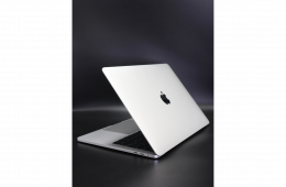 Apple MacBook Pro 13″ Touch Bar 2018 i5 256 GB Silver 100% akku - 12 HÓ GARANCIA